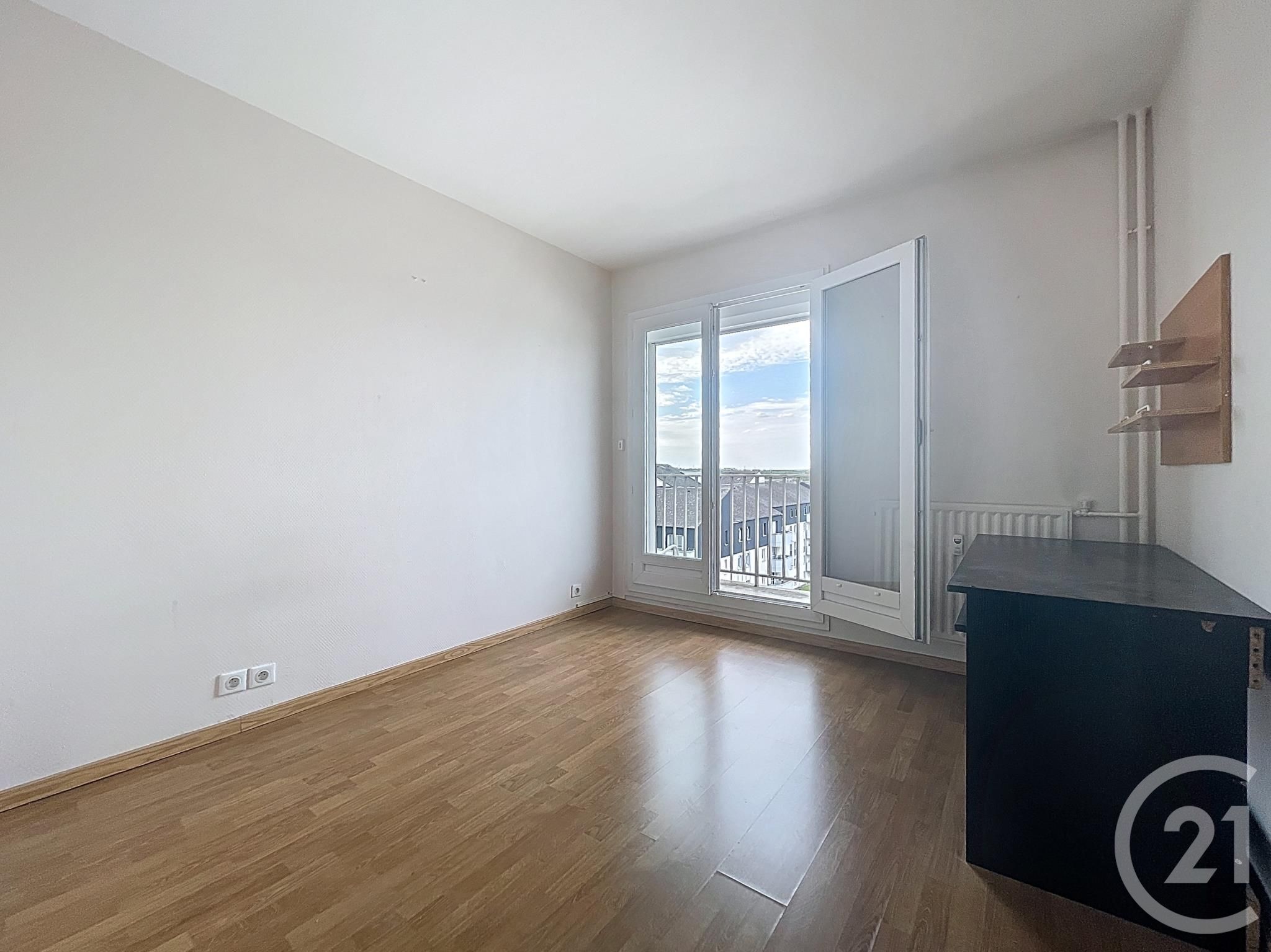 Appartement T4 à vendre - 4 pièces - 93.79 m2 - COMPIEGNE - Miniature 3