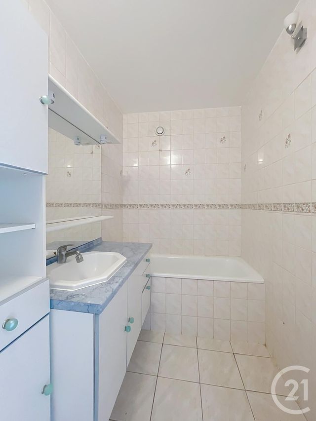 Appartement T4 à vendre - 4 pièces - 93.79 m2 - COMPIEGNE - 60 - PICARDIE - Century 21 Infinity
