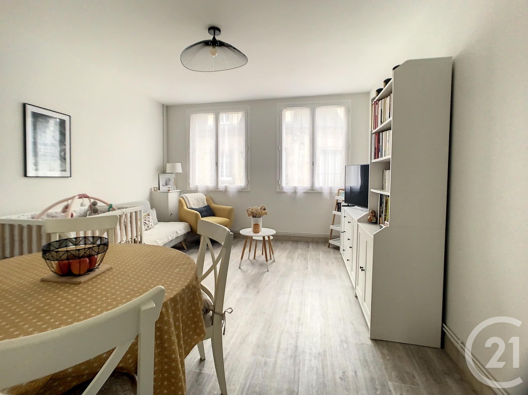Appartement F2 bis à louer - 3 pièces - 52.17 m2 - COMPIEGNE - Miniature 3