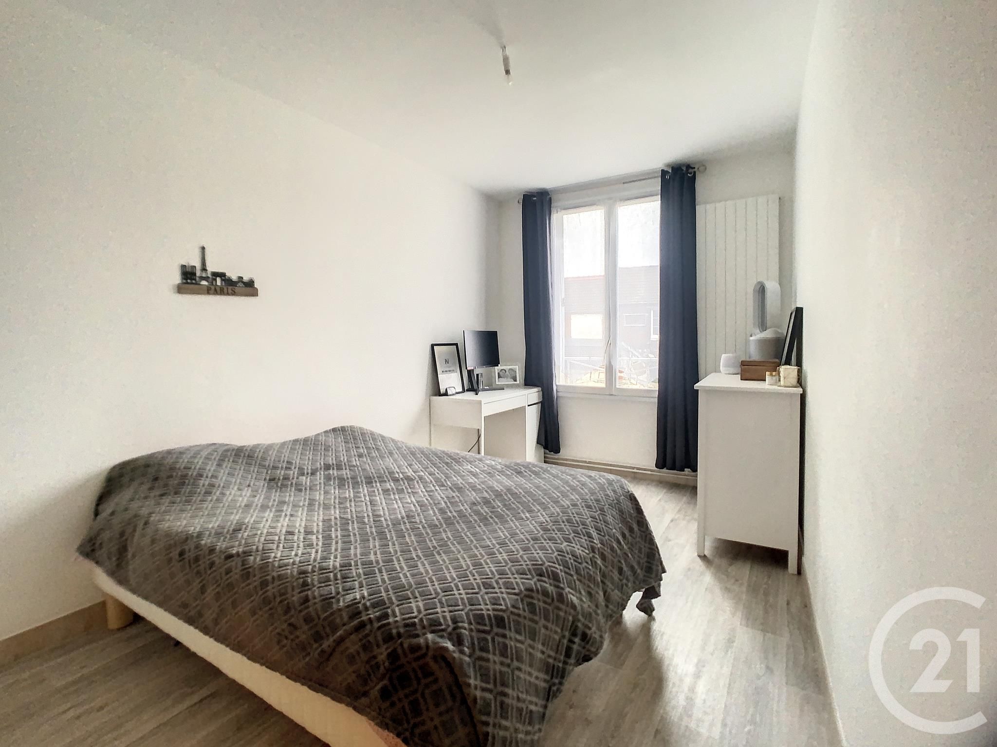 Appartement F2 bis à louer - 3 pièces - 52.17 m2 - COMPIEGNE - Miniature 5