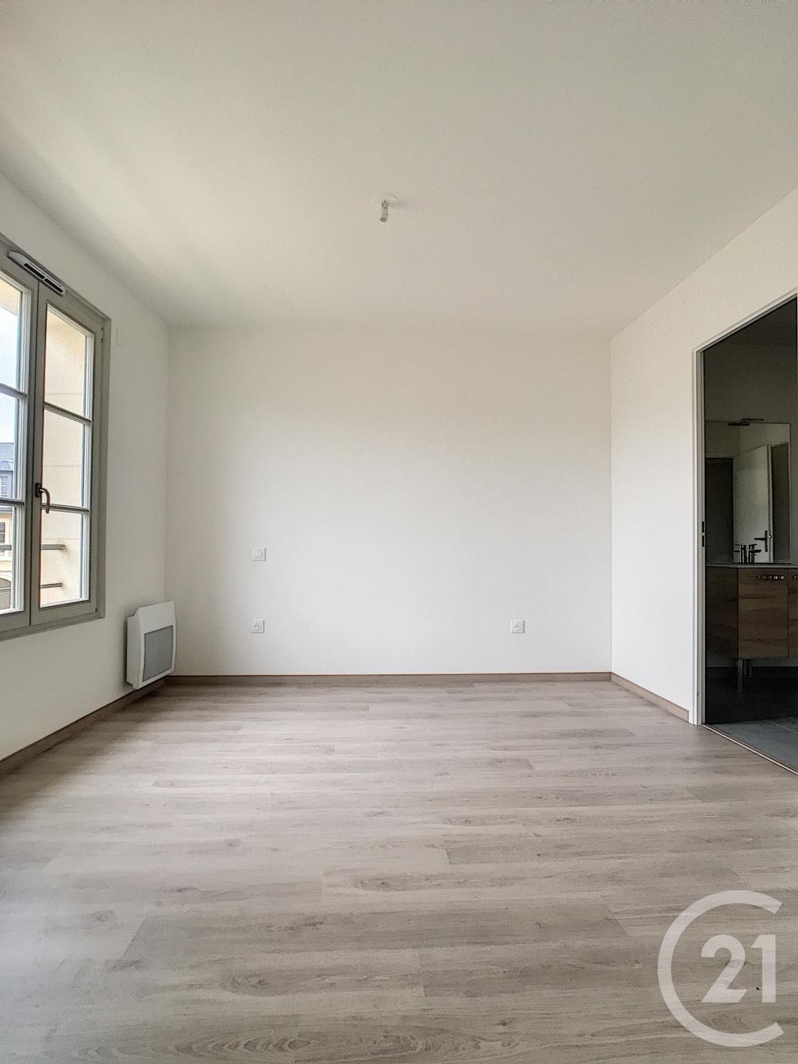 Appartement F3 à louer - 3 pièces - 65.1 m2 - COMPIEGNE - Miniature 8