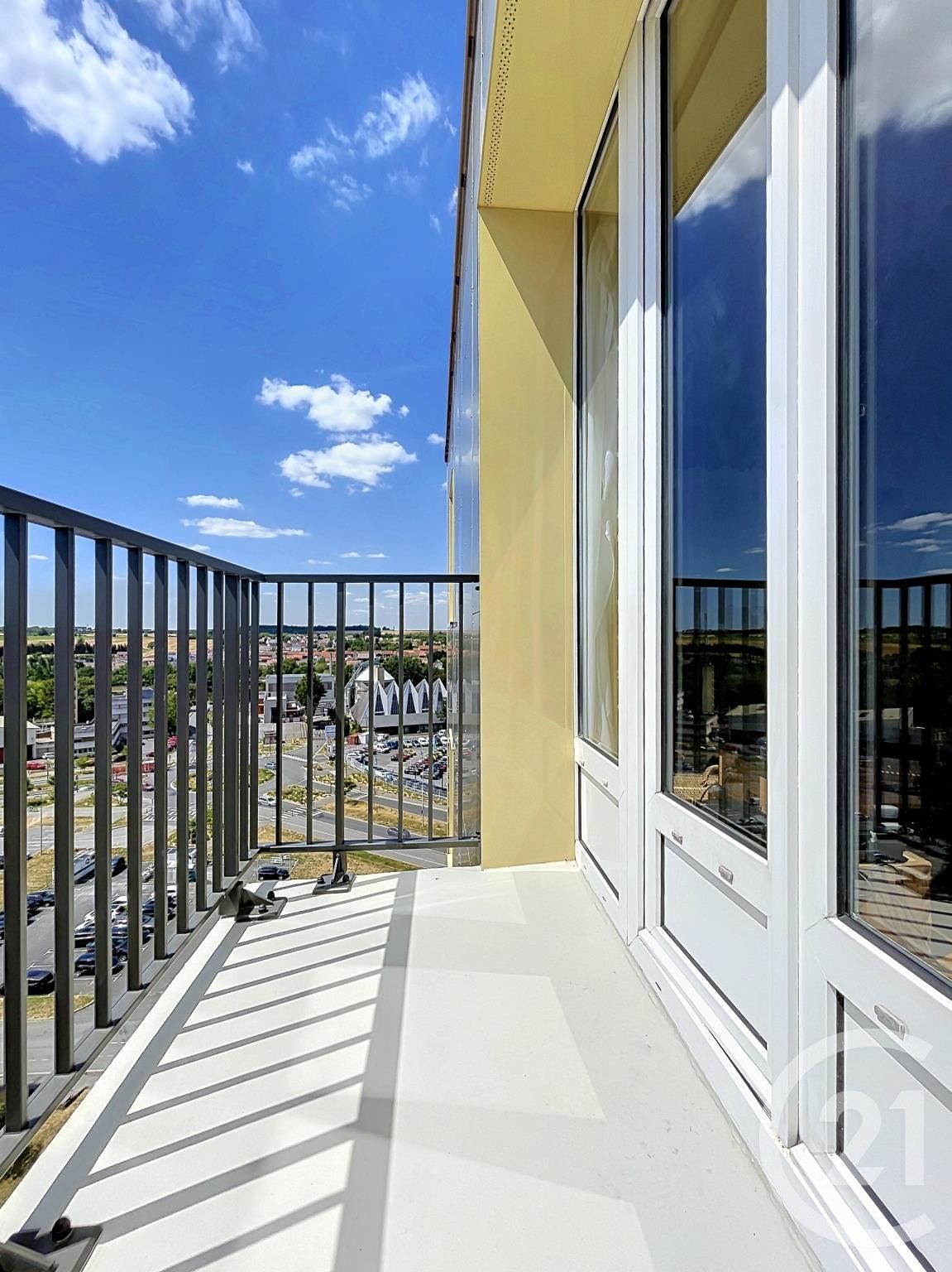 Appartement F4 à vendre - 4 pièces - 82.62 m2 - COMPIEGNE - Miniature 3