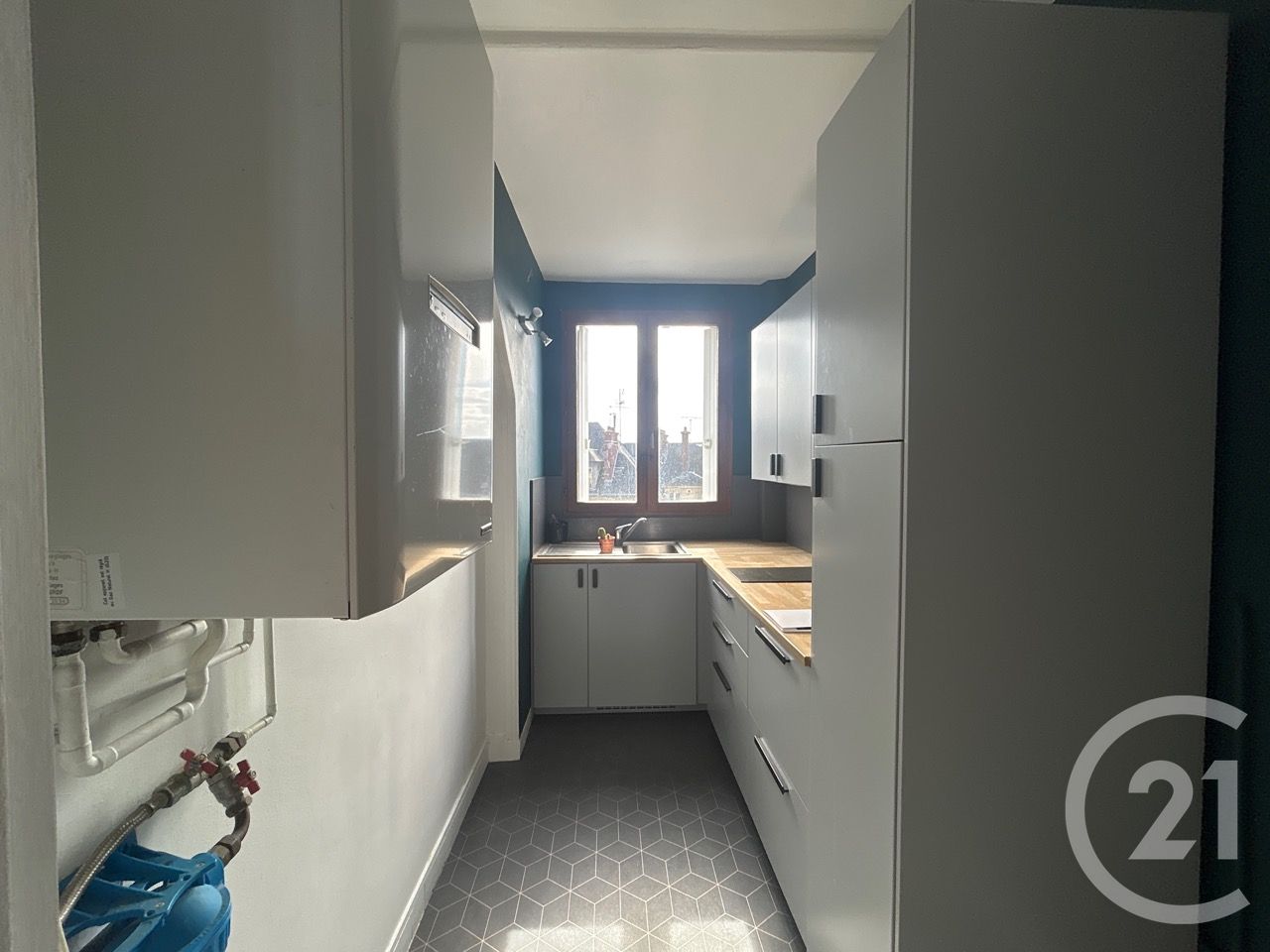 Appartement F2 à vendre - 2 pièces - 46.61 m2 - COMPIEGNE - Miniature 3