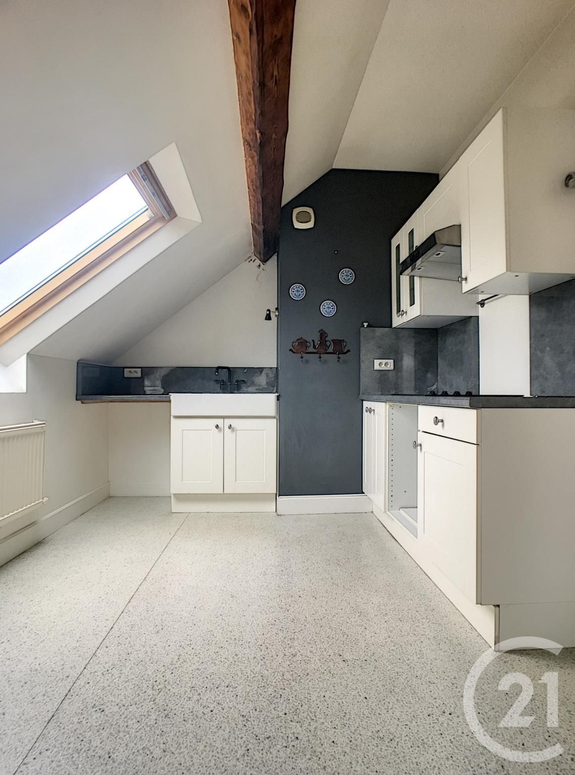 Appartement F3 à louer - 3 pièces - 77.04 m2 - COMPIEGNE - Miniature 4