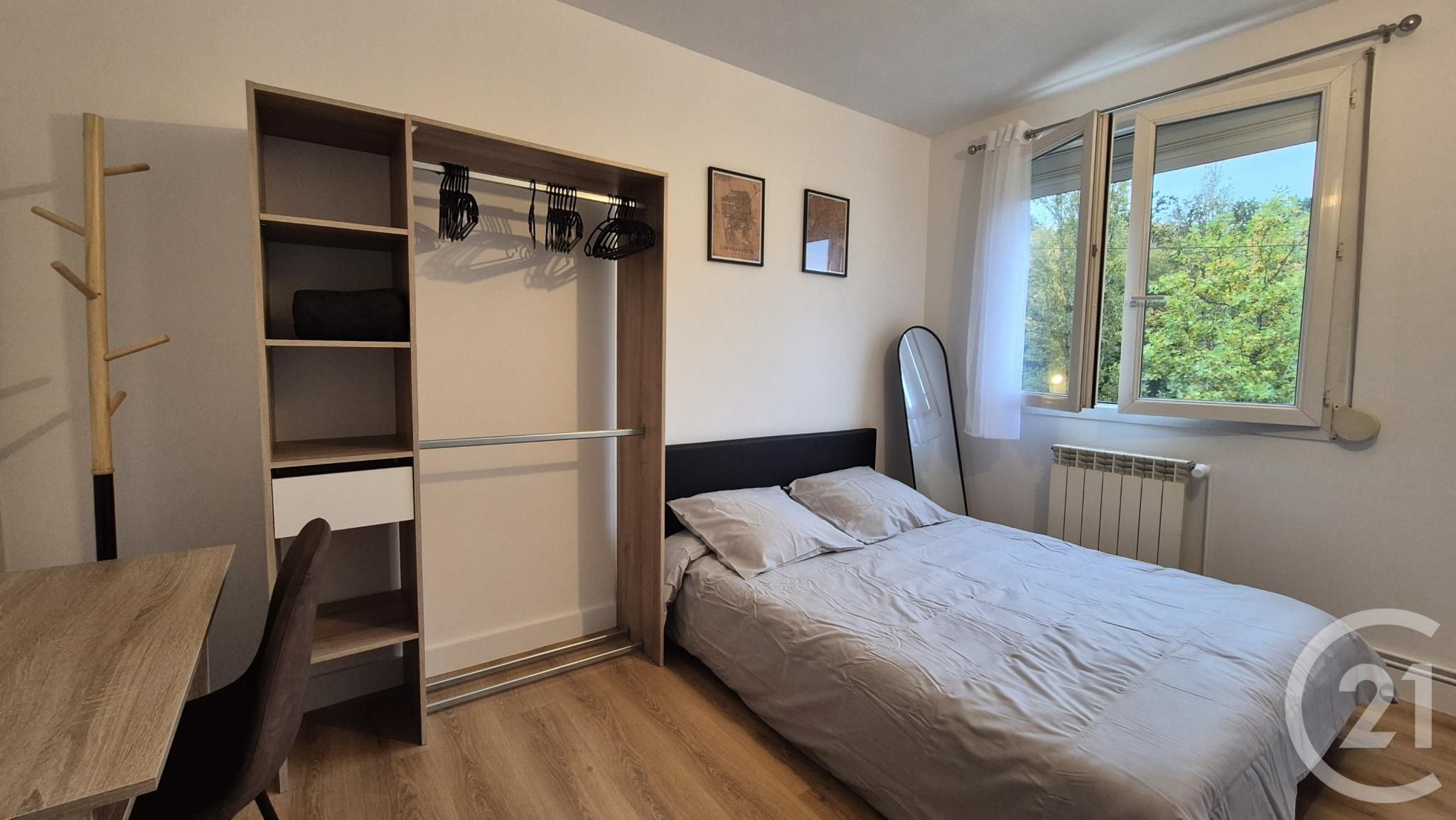 Appartement F4 à louer - 4 pièces - 9.5 m2 - COMPIEGNE - Miniature 2