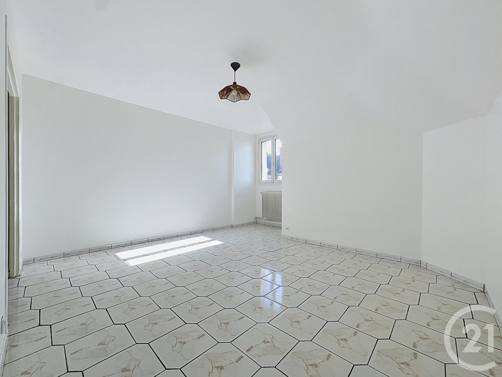 Appartement F3 à vendre - 3 pièces - 74.4 m2 - COMPIEGNE - Miniature 2