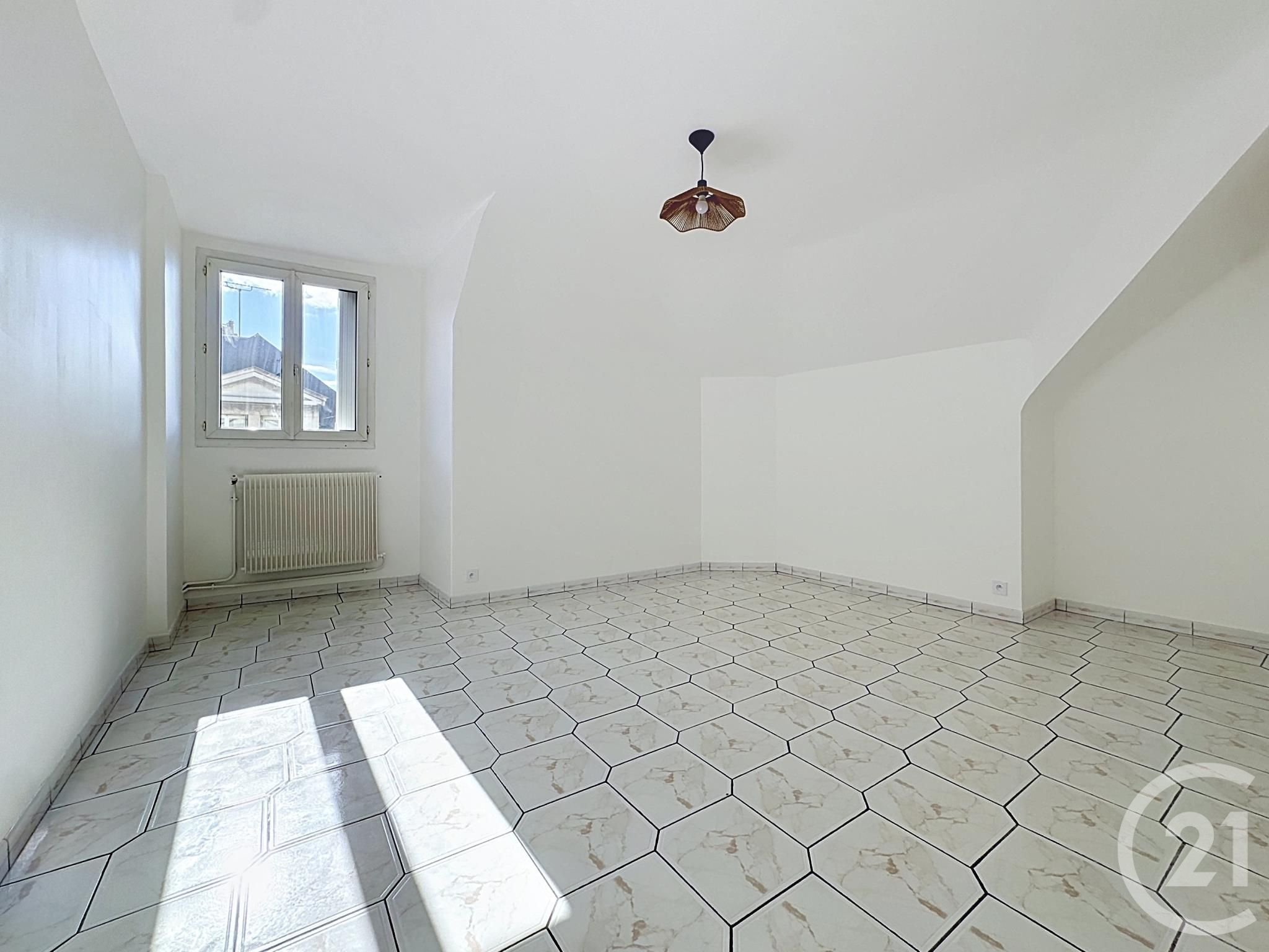 Appartement F3 à vendre - 3 pièces - 74.4 m2 - COMPIEGNE - Miniature 3
