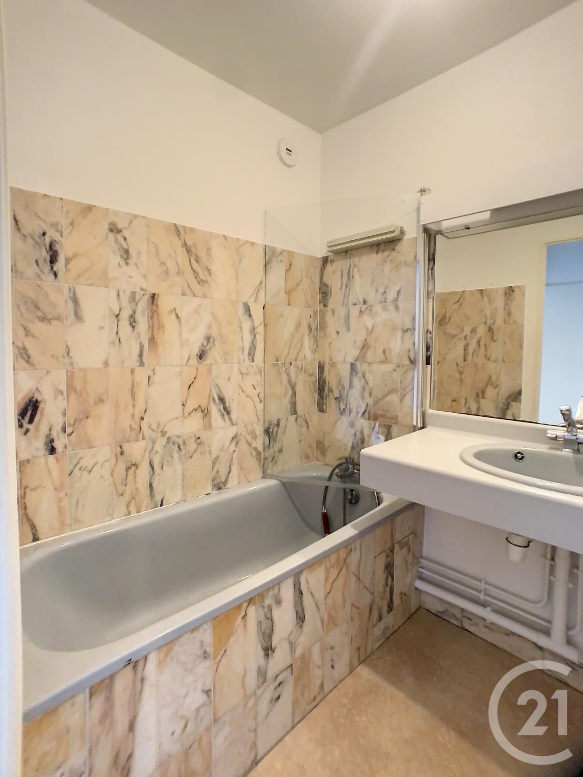 Appartement F2 à louer - 2 pièces - 52.01 m2 - COMPIEGNE - Miniature 4