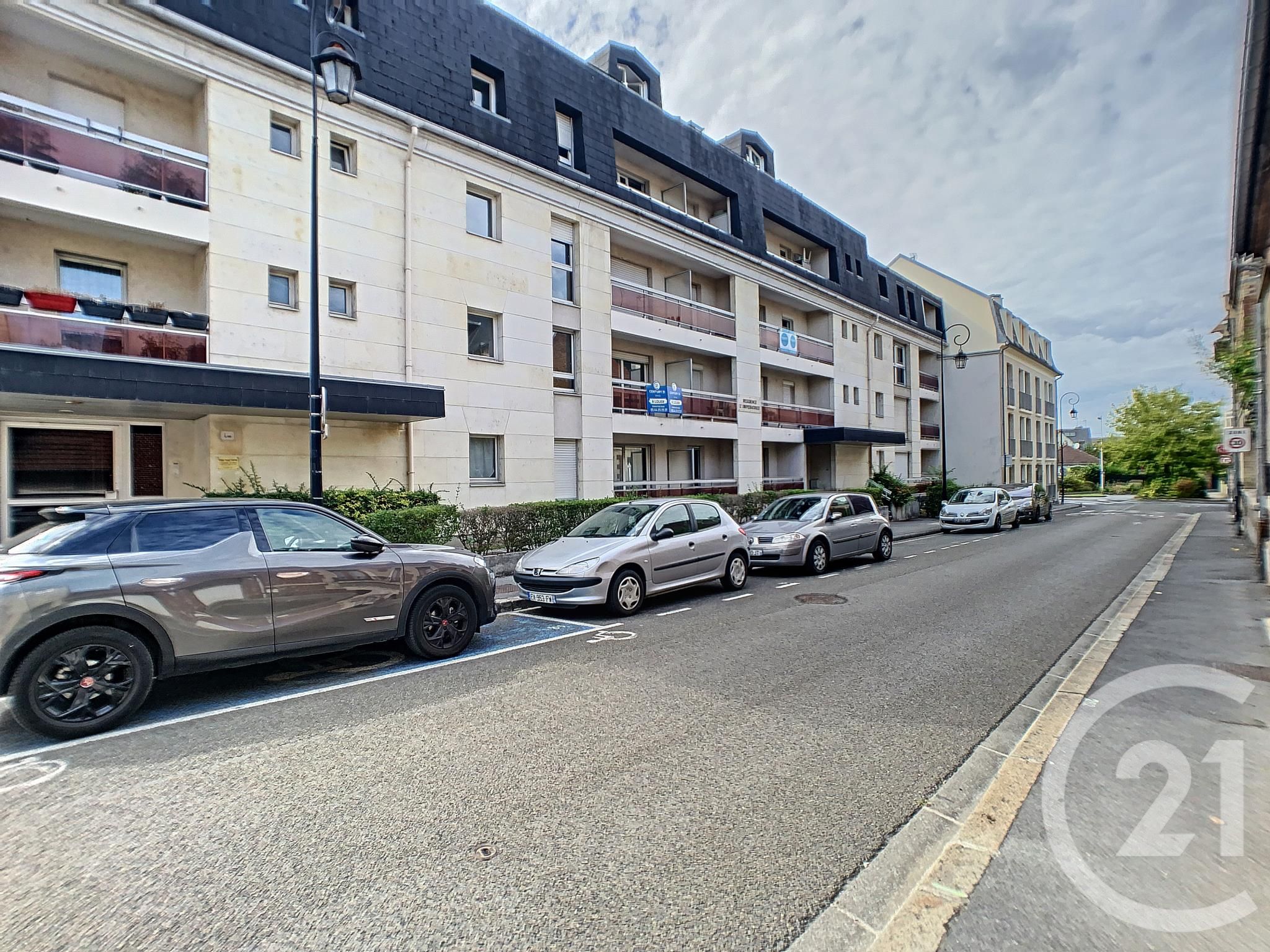 Appartement F2 à louer - 2 pièces - 52.01 m2 - COMPIEGNE - Miniature 7