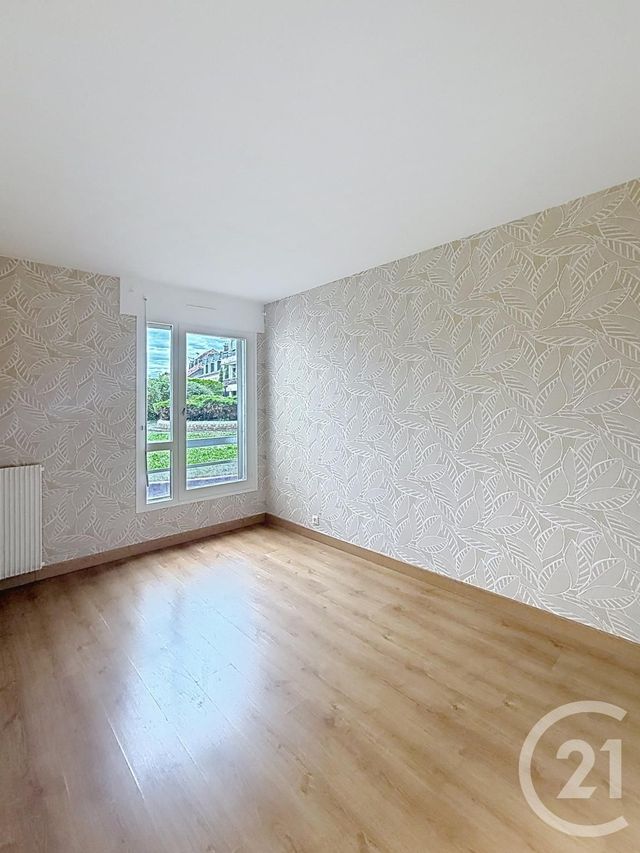 Appartement F4 à vendre - 4 pièces - 94.06 m2 - MARGNY LES COMPIEGNE - 60 - PICARDIE - Century 21 Infinity