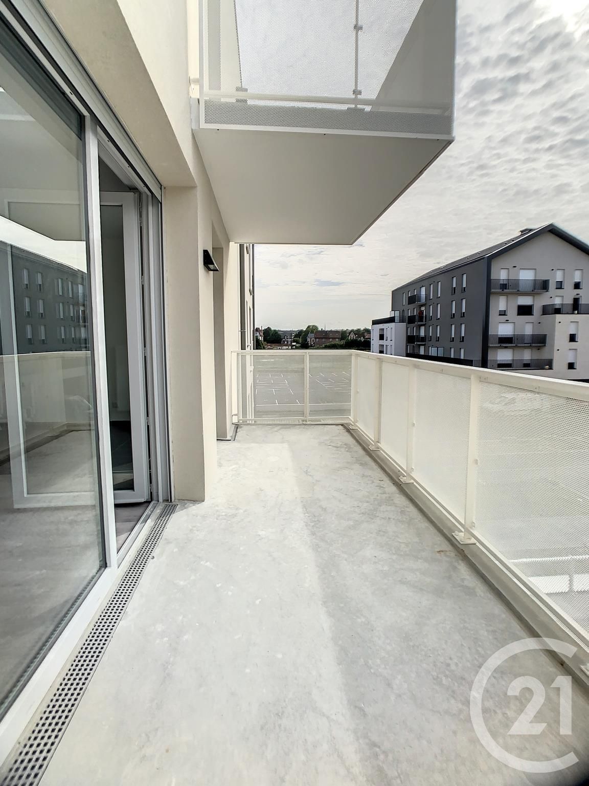 Appartement F3 à louer - 3 pièces - 69.2 m2 - MARGNY LES COMPIEGNE - Miniature 3