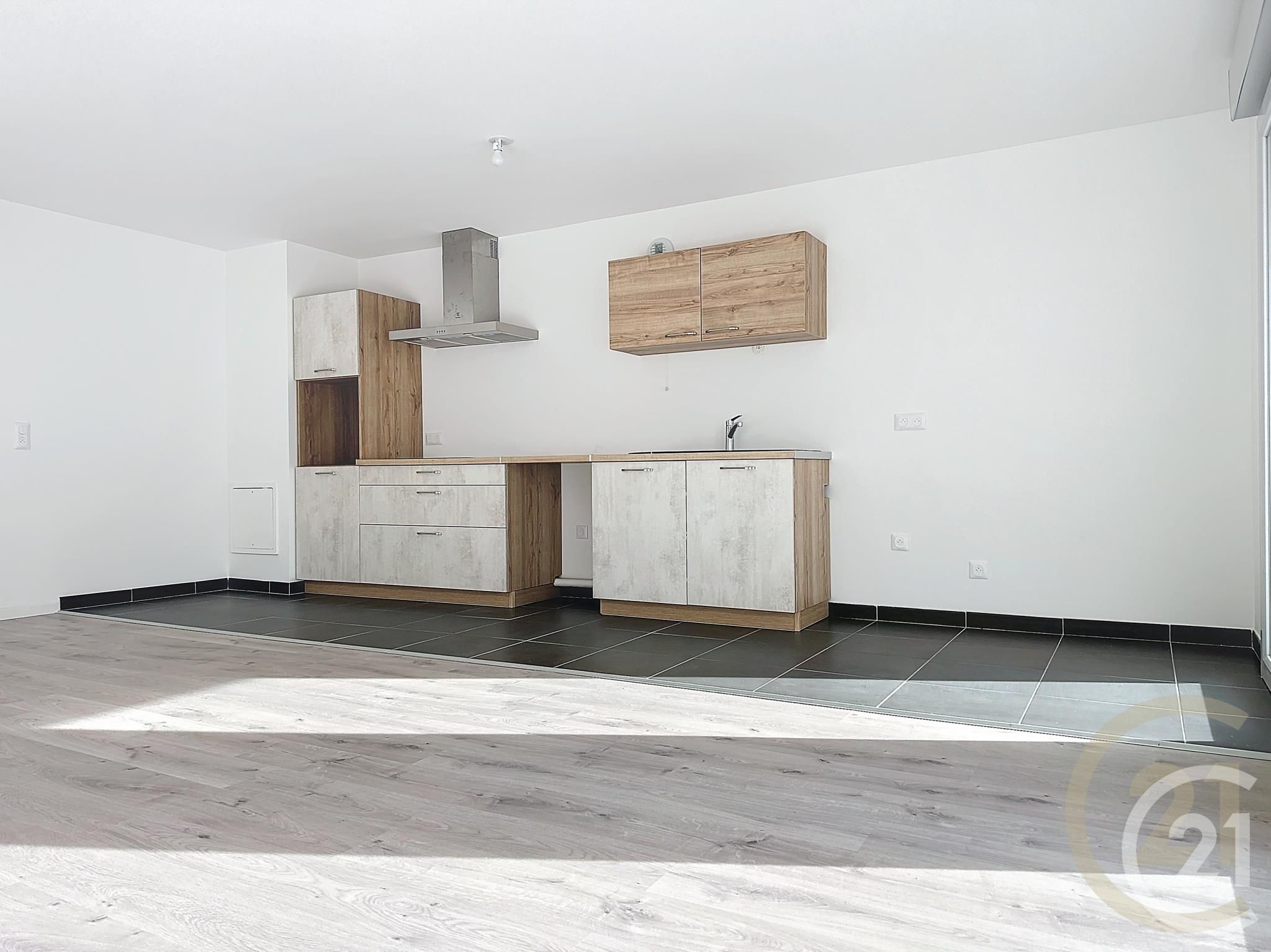 Appartement F3 à louer - 3 pièces - 69.2 m2 - MARGNY LES COMPIEGNE - Miniature 2