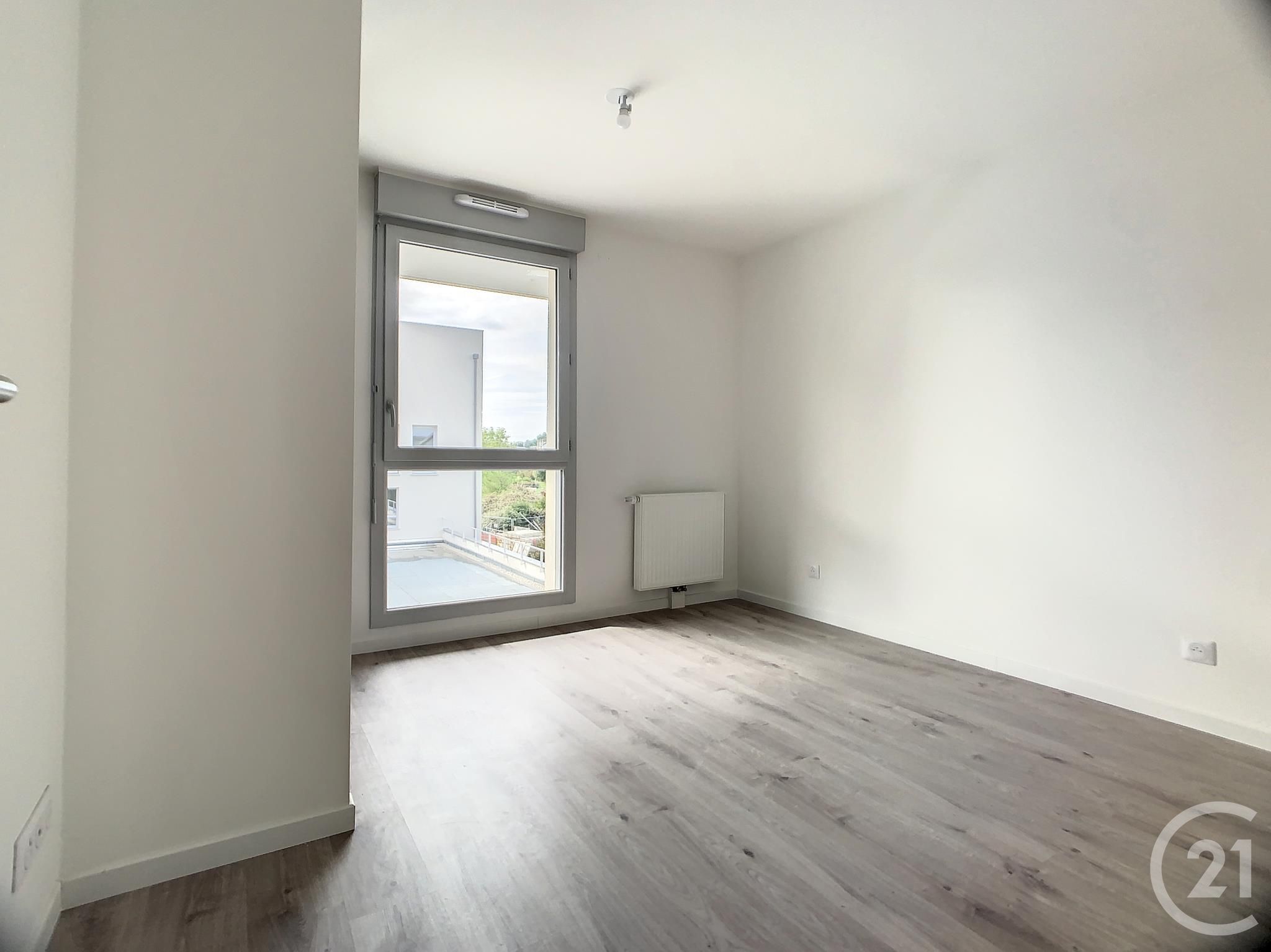 Appartement F3 à louer - 3 pièces - 69.2 m2 - MARGNY LES COMPIEGNE - Miniature 5
