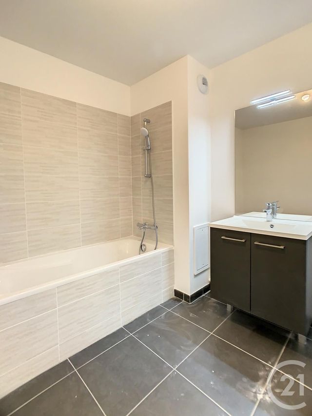 Appartement F3 à louer - 3 pièces - 69.2 m2 - MARGNY LES COMPIEGNE - 60 - PICARDIE - Century 21 Infinity