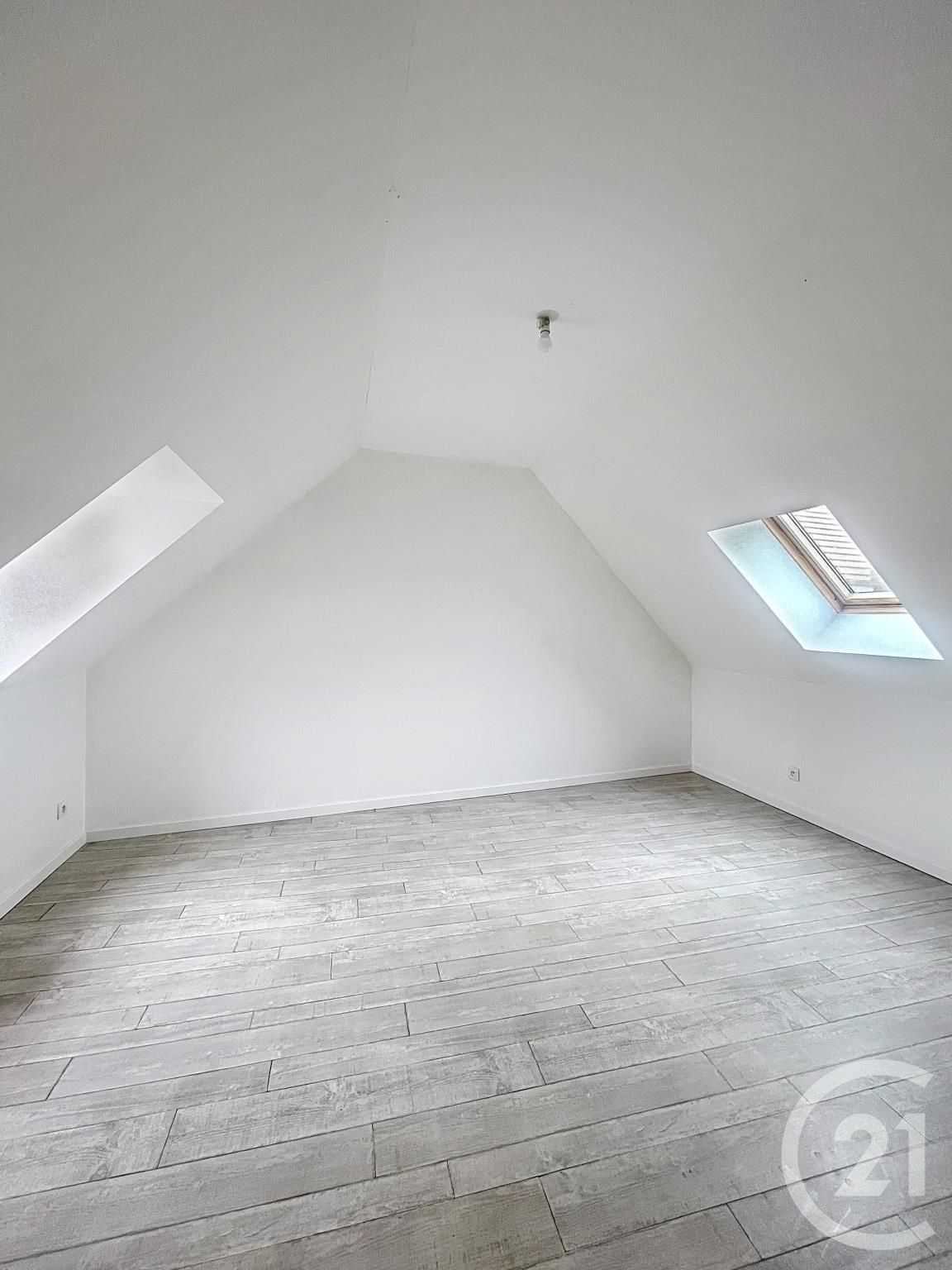 Appartement F3 à louer - 3 pièces - 56.32 m2 - LACROIX ST OUEN - Miniature 2
