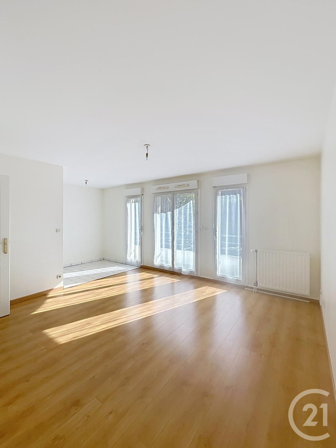 Appartement F1 à louer - 1 pièce - 29.7 m2 - COMPIEGNE - Miniature 2