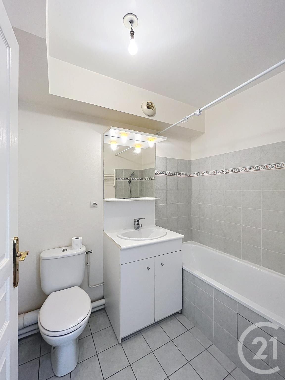 Appartement F1 à louer - 1 pièce - 29.7 m2 - COMPIEGNE - Miniature 5
