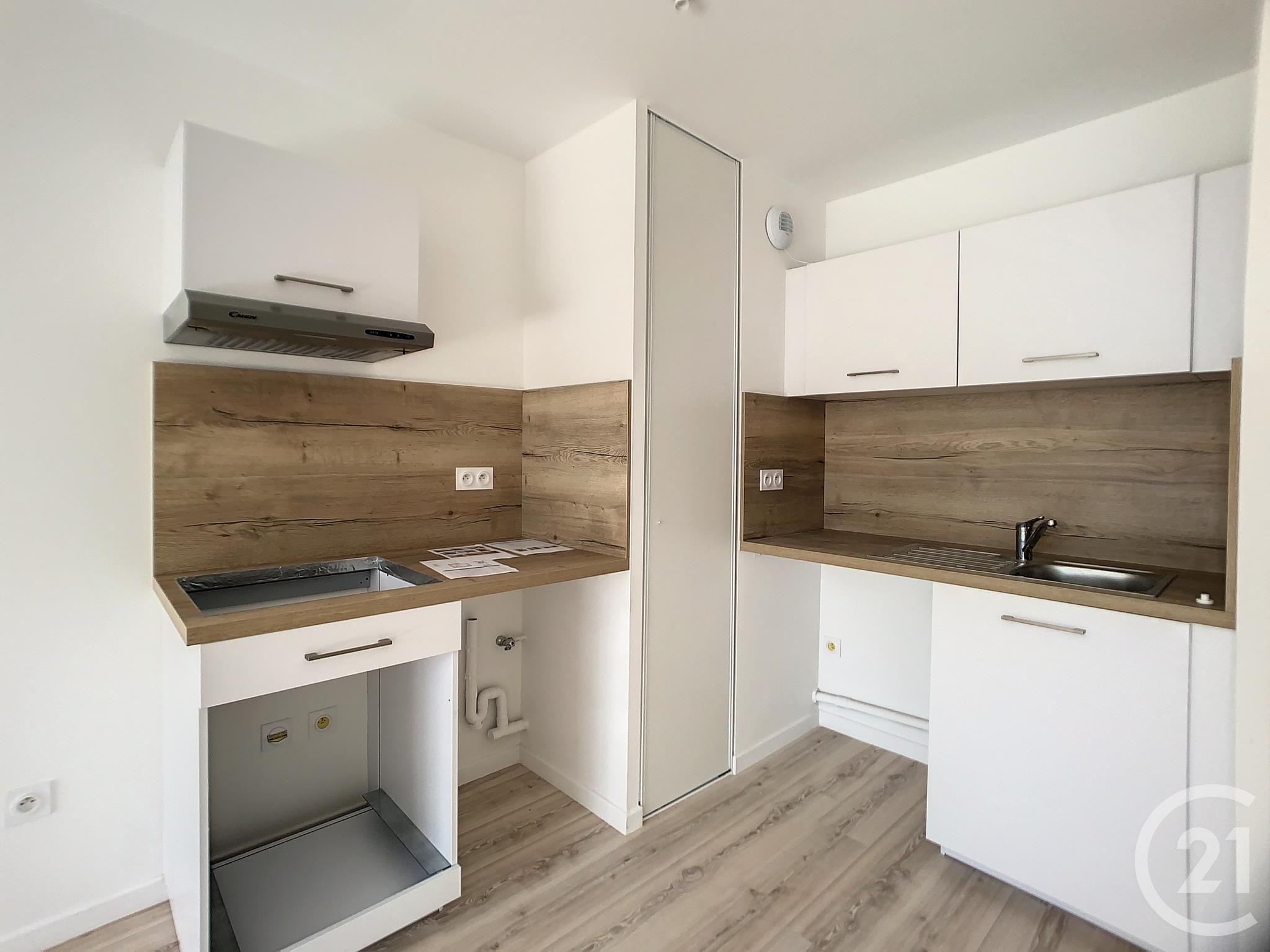Appartement F2 à louer - 2 pièces - 50.09 m2 - COMPIEGNE - Miniature 4