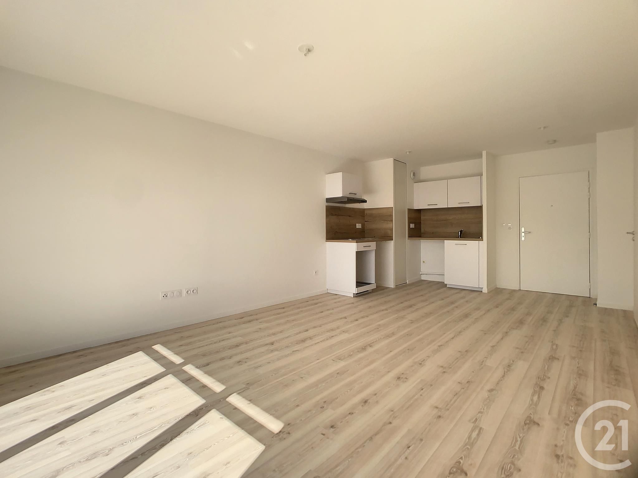Appartement F2 à louer - 2 pièces - 50.09 m2 - COMPIEGNE - Miniature 3