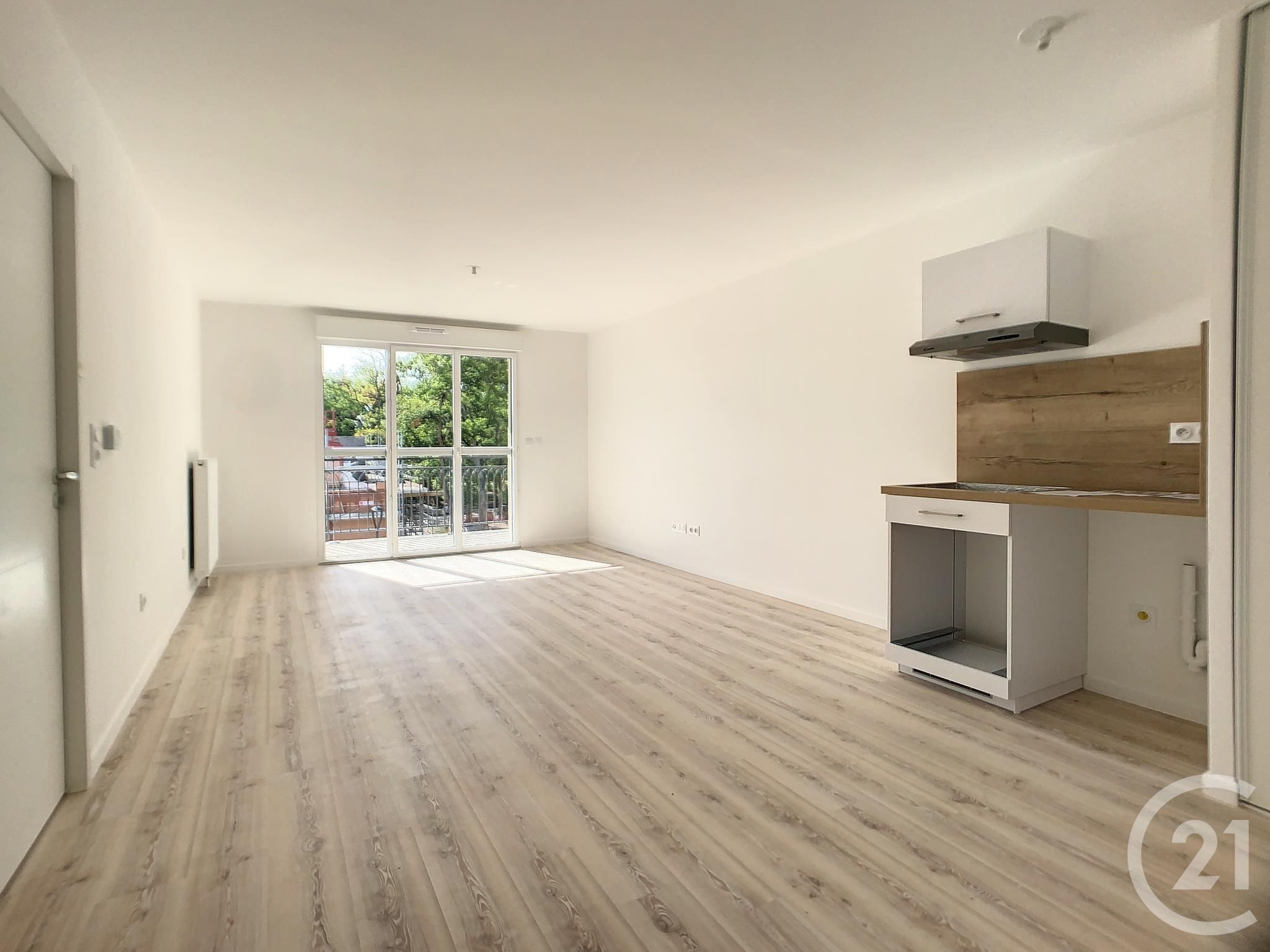 Appartement F2 à louer - 2 pièces - 50.09 m2 - COMPIEGNE - Miniature 2