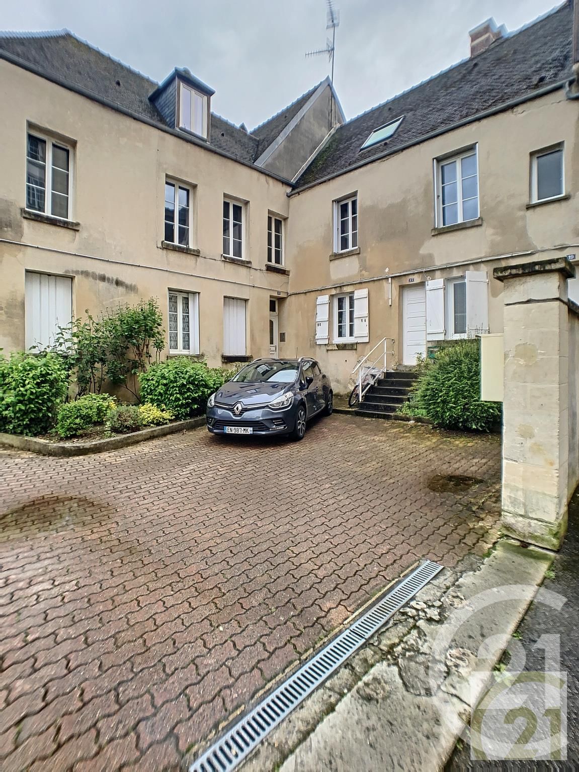 Appartement Duplex à louer - 2 pièces - 50.09 m2 - COMPIEGNE - Miniature 7