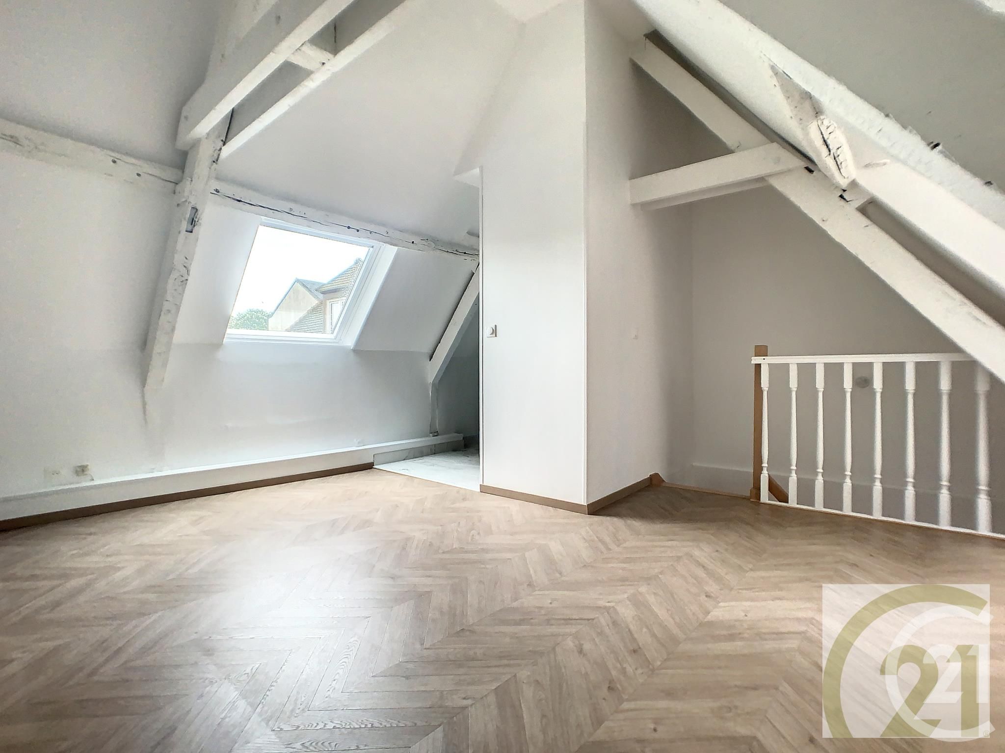 Appartement Duplex à louer - 2 pièces - 50.09 m2 - COMPIEGNE - Miniature 4