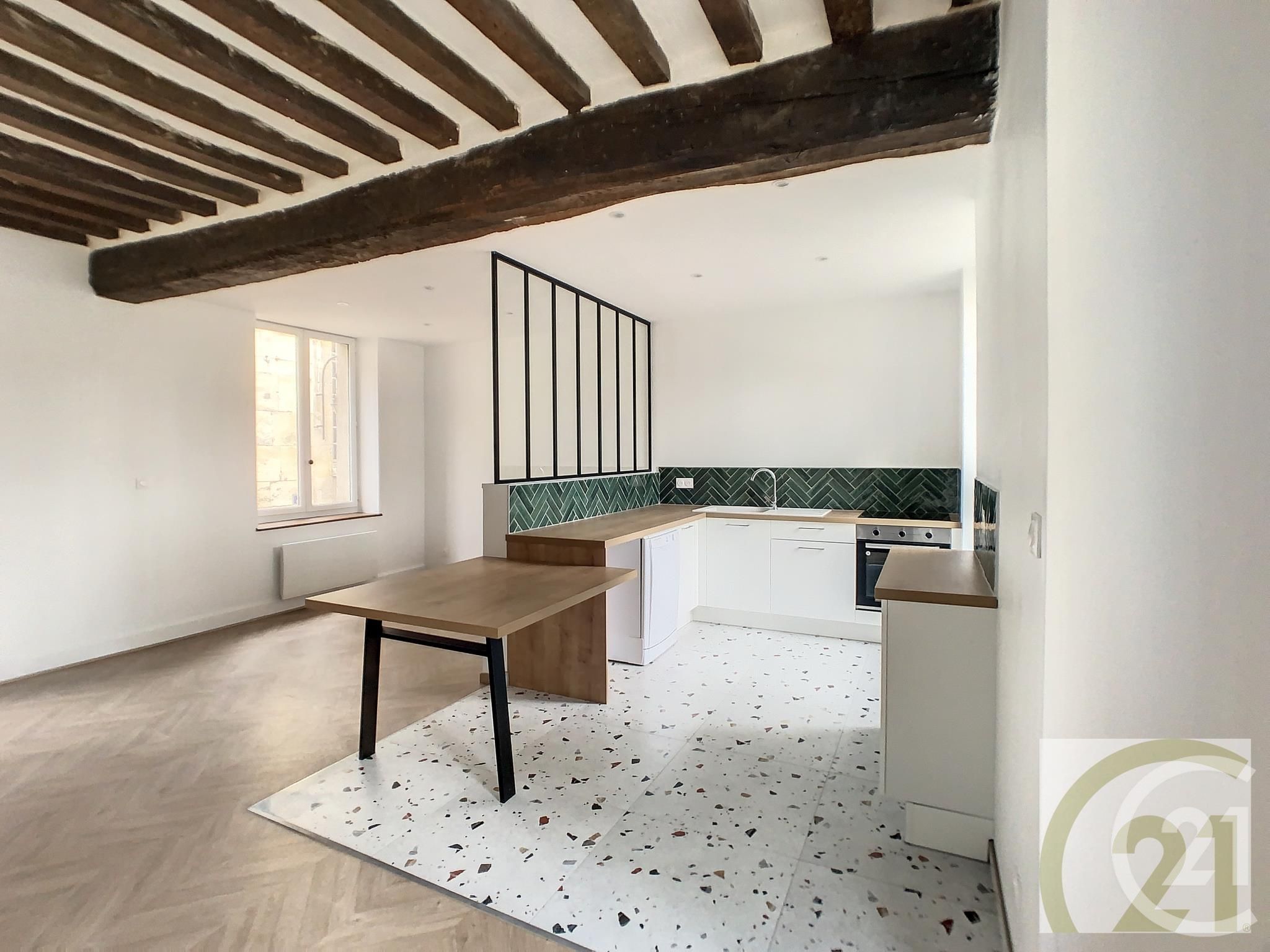 Appartement Duplex à louer - 2 pièces - 50.09 m2 - COMPIEGNE - Miniature 2
