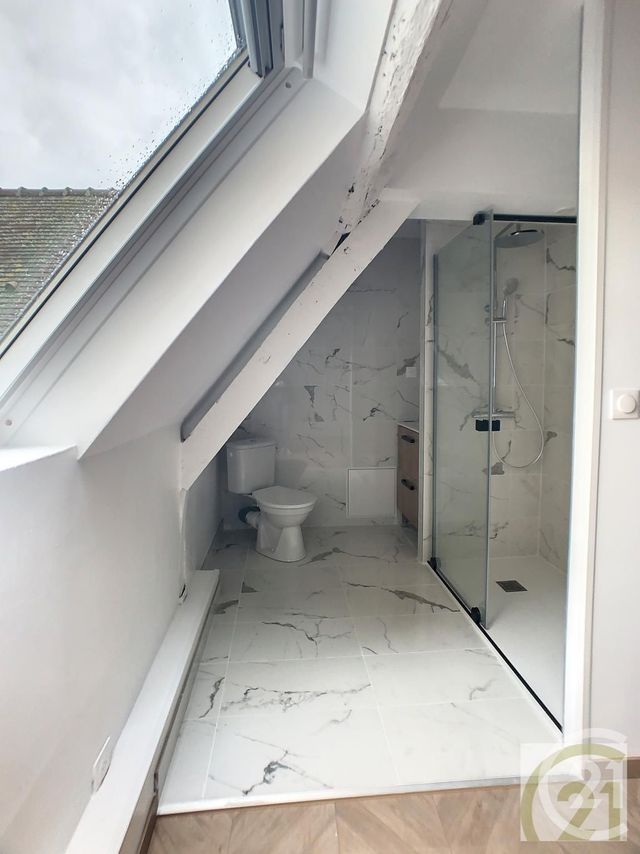 Appartement Duplex à louer - 2 pièces - 50.09 m2 - COMPIEGNE - 60 - PICARDIE - Century 21 Infinity