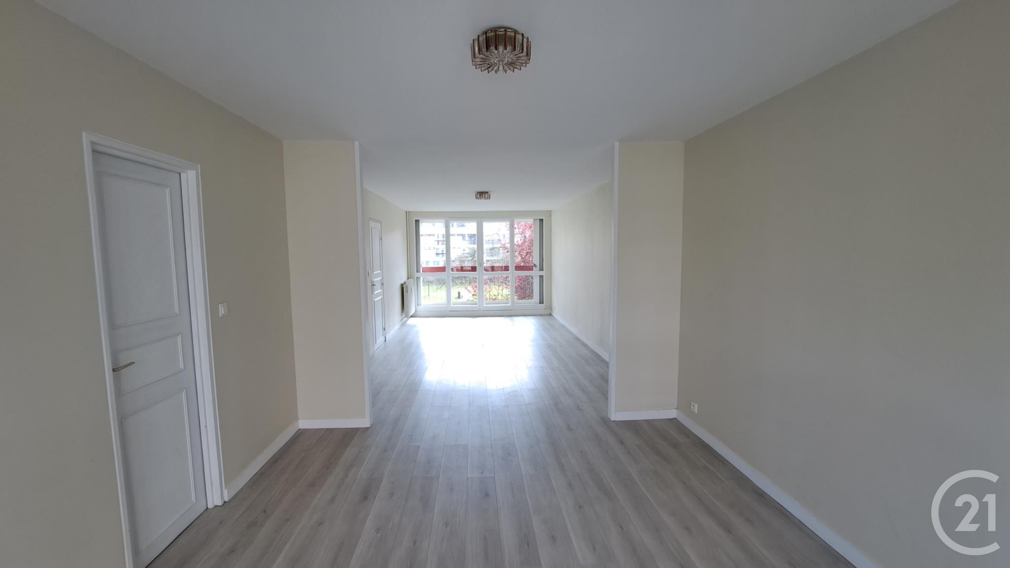 Appartement F5 à louer - 5 pièces - 96.97 m2 - COMPIEGNE - Miniature 3